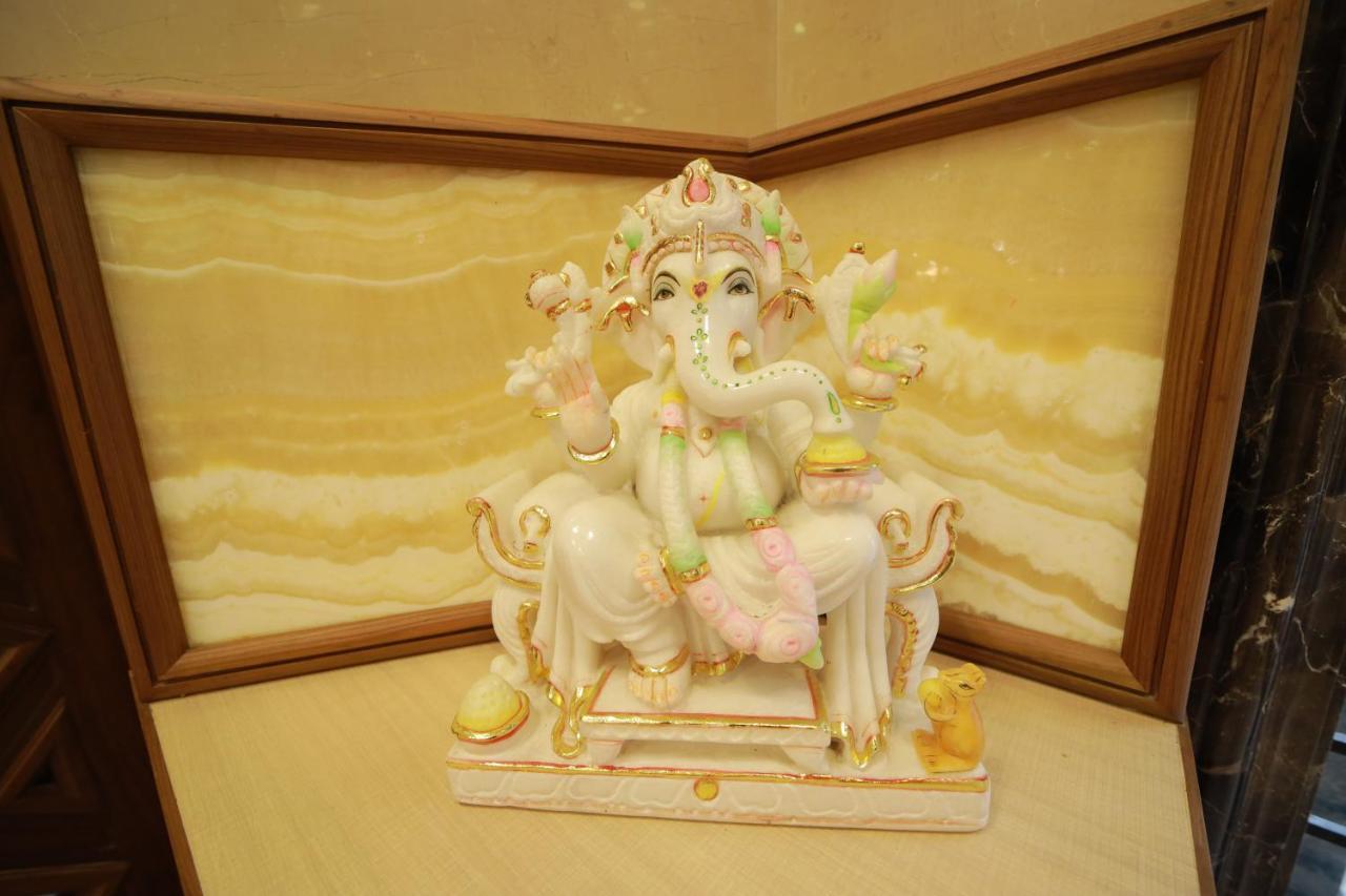 Majestic Hotel Madurai Bagian luar foto