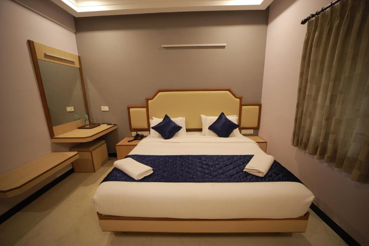 Majestic Hotel Madurai Bagian luar foto