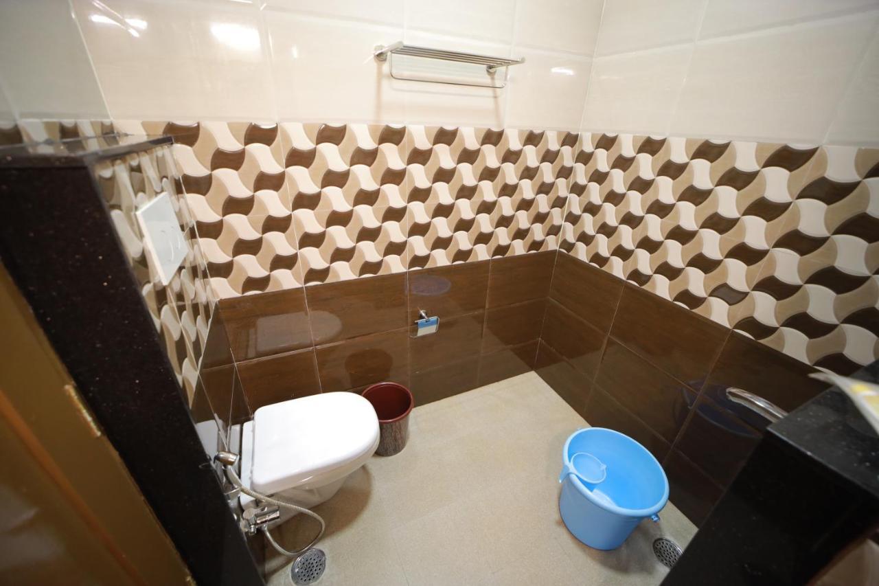 Majestic Hotel Madurai Bagian luar foto