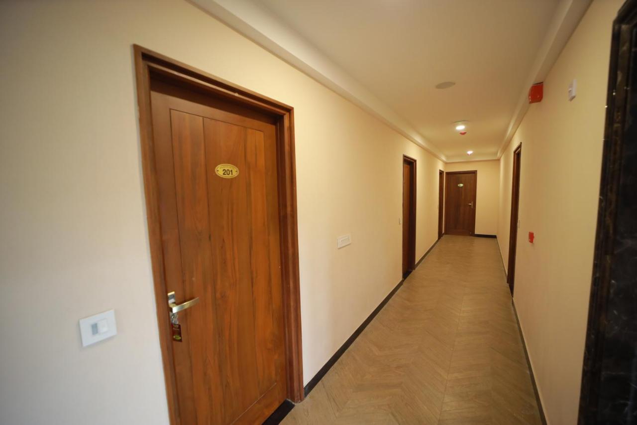 Majestic Hotel Madurai Bagian luar foto
