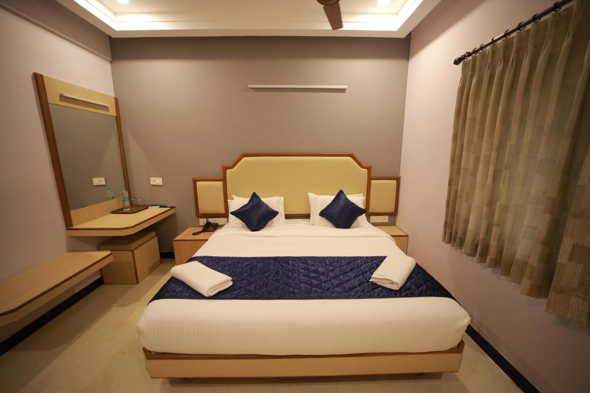 Majestic Hotel Madurai Bagian luar foto